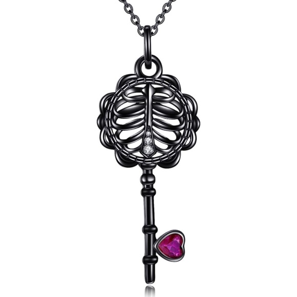 18k Skeleton Heart Key Necklace - Picture 1 of 5